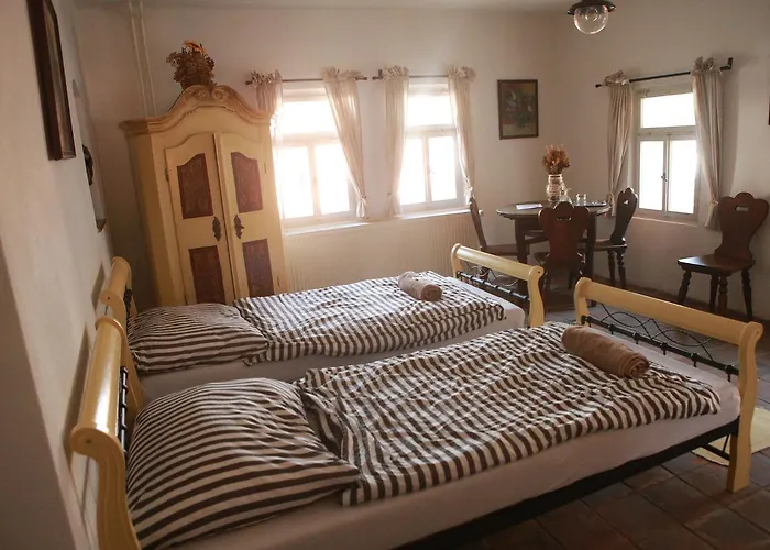 Πανσιόν Krumlovske Domky 3*